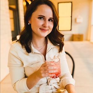 Meet your Posher, Kaylie